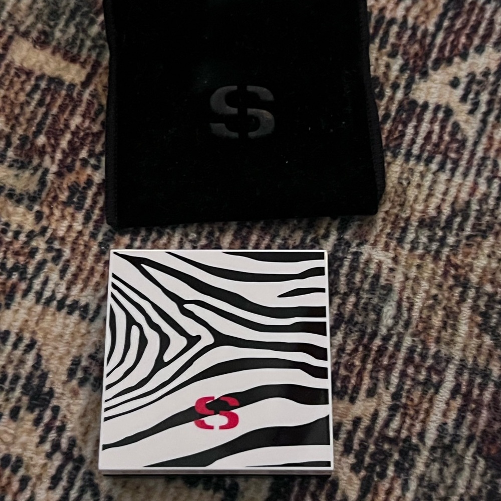Sisley Le Phyto-Blush in 2 Rosy Fuchsia